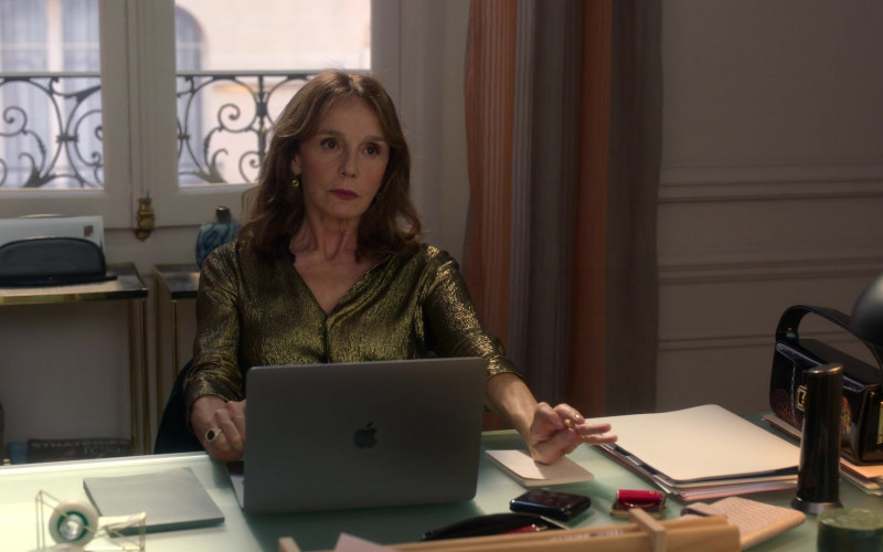 Apple MacBook Laptop Computer Used by Philippine Leroy-Beaulieu as Sylvie Grateau in Emily in Paris S02E06 Boiling Point (3)