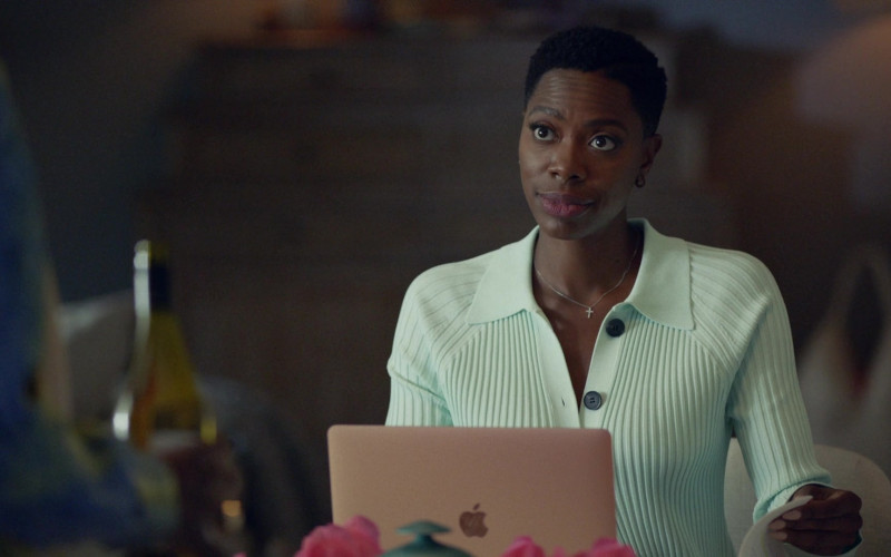 Apple MacBook Laptop Used by Actress in Insecure S05E10 Everything Gonna Be, Okay! (2)