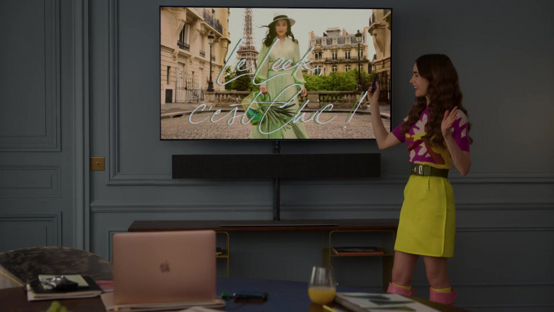 Apple MacBook Laptop Used by Lily Collins as Emily Cooper in Emily in Paris S02E04 Jules and Em (1)