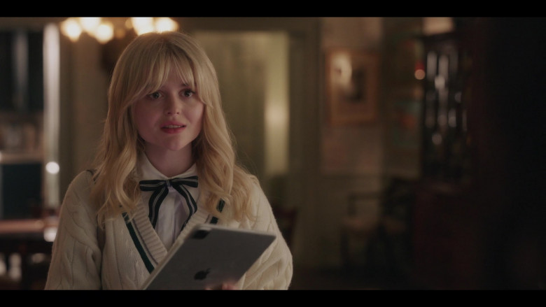 Apple iPad Tablet Held by Emily Alyn Lind as Audrey Hope in Gossip Girl S01E10 Final Cancellation (2021)