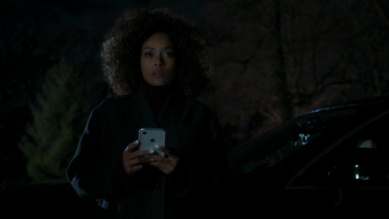 Apple iPhone Smartphone of Melanie Liburd as Caridad ‘Carrie’ Milgram in Power Book II Ghost S02E04 Gettin’ These Ends (2021)