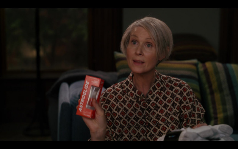 Astroglide Personal Lubricant Held by Cynthia Nixon as Miranda Hobbs in And Just Like That… S01E05 Tragically Hip (2021)