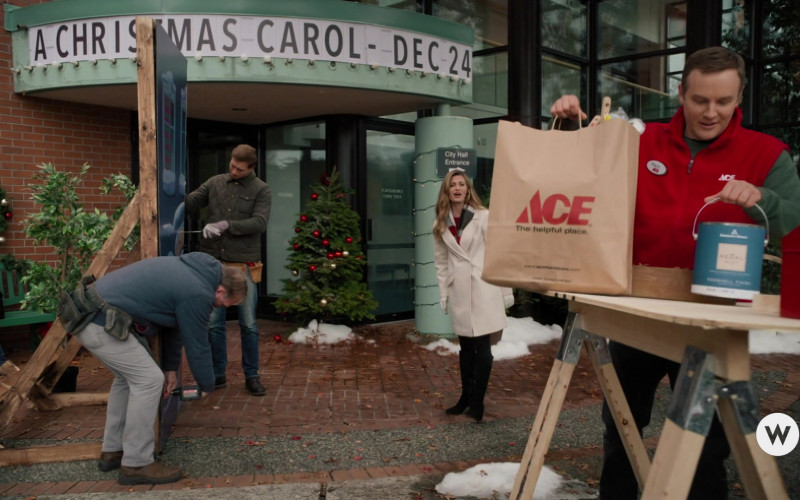 Benjamin Moore Regal Select Interior Paint and Ace Hardware Shopping Bag in A Dickens of a Holiday! (2021)