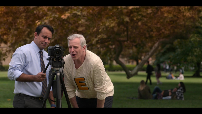 Canon Camera in The Sex Lives of College Girls S01E06 Parents Weekend (2021)