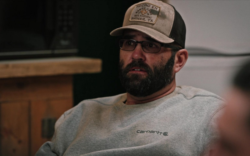 Carhartt Men’s Sweatshirt in Yellowstone S04E06 I Want to Be Him (2021)