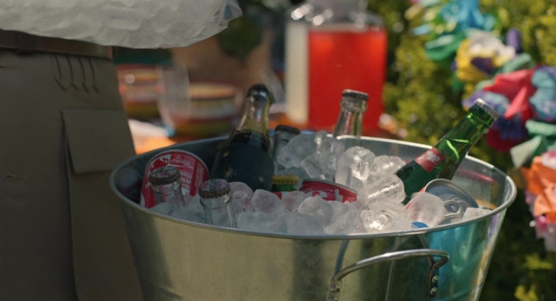 Coca-Cola and 7Up Drinks in The Shrink Next Door S01E06 The Party (2021)