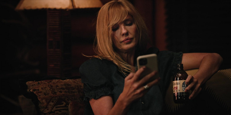 Coors Banquet Beer Enjoyed by Kelly Reilly as Beth Dutton in Yellowstone S04E07 Keep the Wolves Close (2)