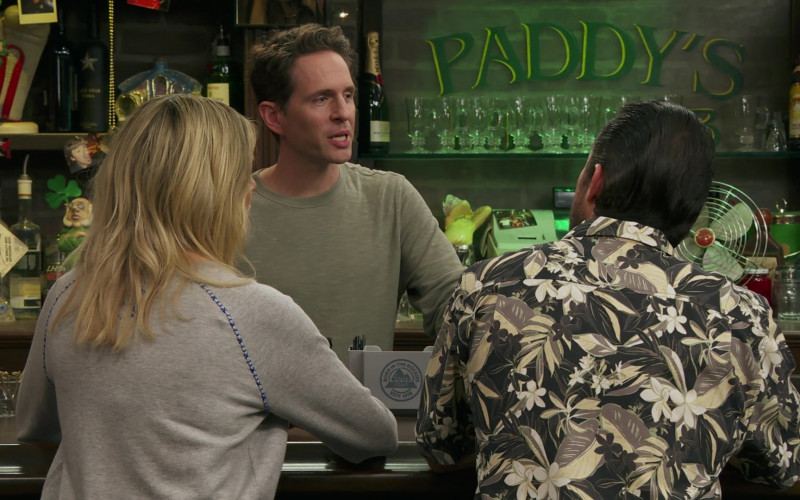 Coors Light Napkin Holder, Moet Champagne, Kahlúa Coffee Liqueur in It’s Always Sunny in Philadelphia S15E03 TV Show