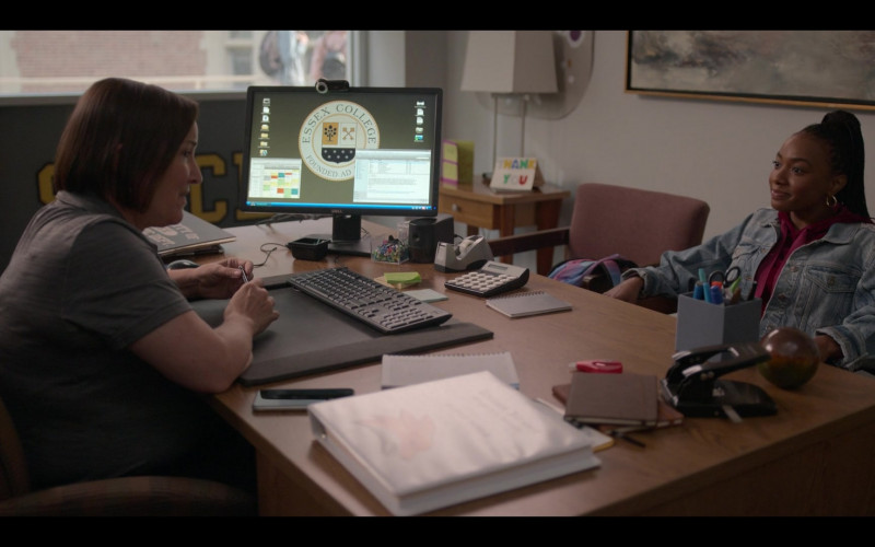 Dell Computer Monitor Used by Jillian Armenante as Coach Woods in The Sex Lives of College Girls S01E08 The Surprise Party (2021)