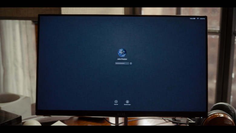 Dell Monitor in And Just Like That… S01E03 When in Rome… (2)