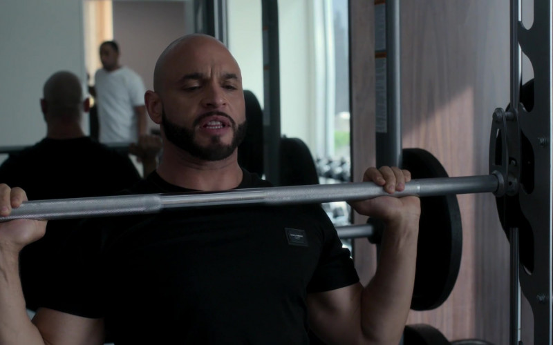 Dolce & Gabbana Men’s Black T-Shirt in Power Book II Ghost S02E03 The Greater Good (2021)