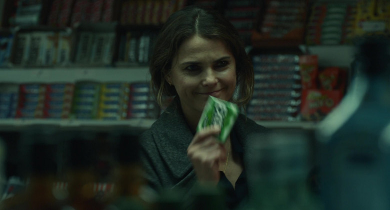 Extra Gum Held by Keri Russell as Julia Meadows in Antlers (2021)
