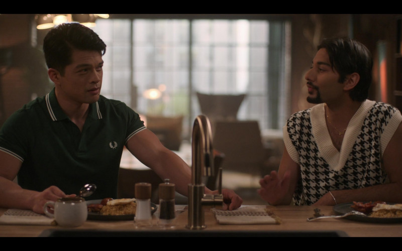 Fred Perry Green Polo Shirt of Vincent Rodriguez III as Henry in With Love S01E03 Valentine’s Day (2021)