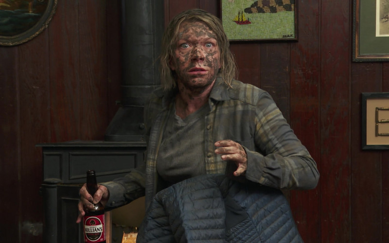 George Killian’s Irish Red Beer in It’s Always Sunny in Philadelphia S15E08 The Gang Carries a Corpse Up a Mountain (2021)