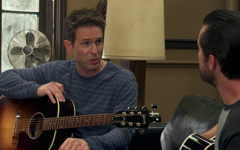 Gibson Guitar in It’s Always Sunny in Philadelphia S15E01 2020 A Year in Review (2021)