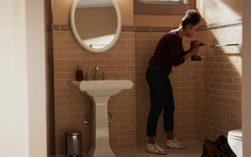 Golden Goose Women's Shoes in Station 19 S05E07 A House Is Not a Home (2021)