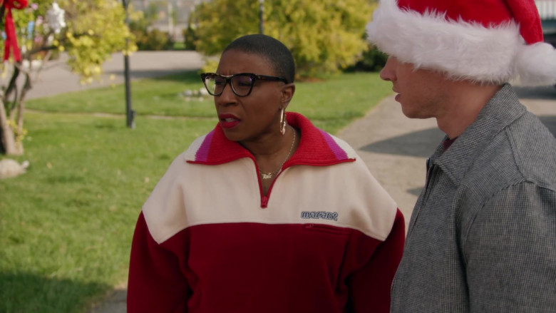 Isabel Marant Etoile Mamet Pullover Jacket of Aisha Hinds as Henrietta ‘Hen’ Wilson in 9-1-1 S05E10 Wrapped in Red (2021)