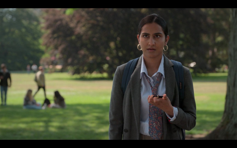 JanSport Backpack of Amrit Kaur as Bela Malhotra in The Sex Lives of College Girls S01E09 Cheating (2021)