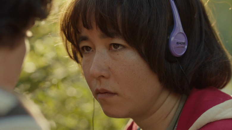Koss Headphones of Maya Erskine as Maya Ishii-Peters in PEN15 S02E15 Home (2021)