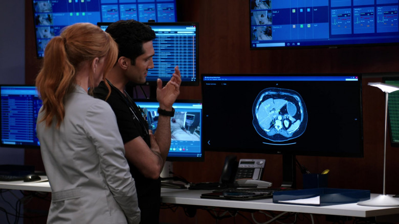 LG Widescreen Computer Monitor in Chicago Med S07E09 Secret Santa Has a Gift for You (2021)