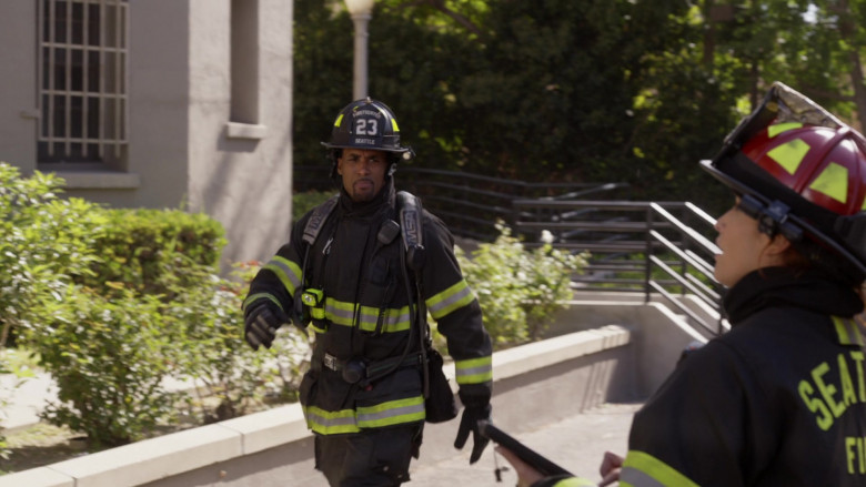 MSA Safety Self Contained Breathing Apparatus in Station 19 S05E07 A House Is Not a Home (2)
