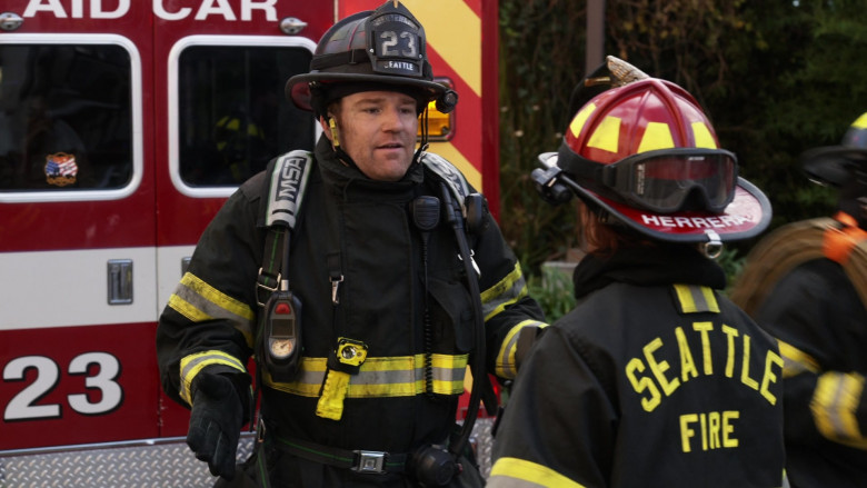 MSA Safety Self Contained Breathing Apparatus in Station 19 S05E07 A House Is Not a Home (6)