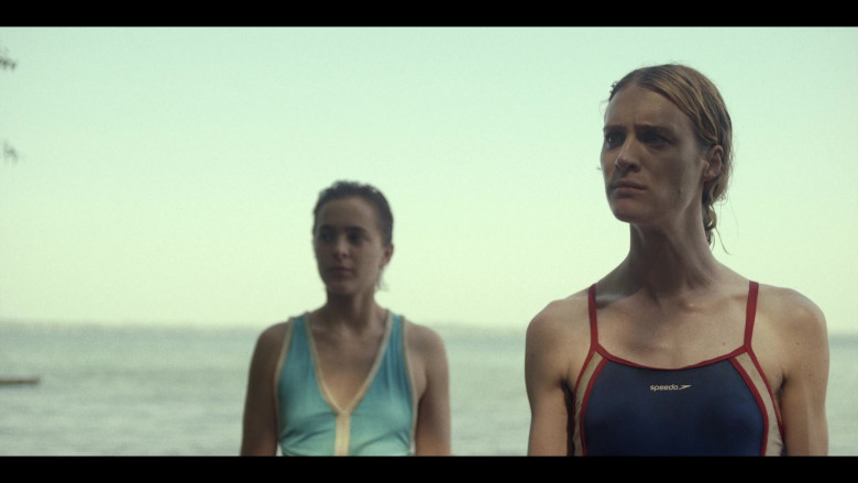 Mackenzie Davis as Kirsten Wears Speedo Swimsuit in Station Eleven S01E02 TV Show (5)