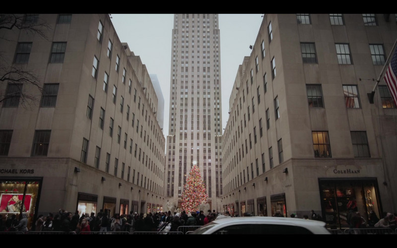 Michael Kors and Cole Haan Stores in Gossip Girl S01E11 You Can’t Take It with Jules (2021)
