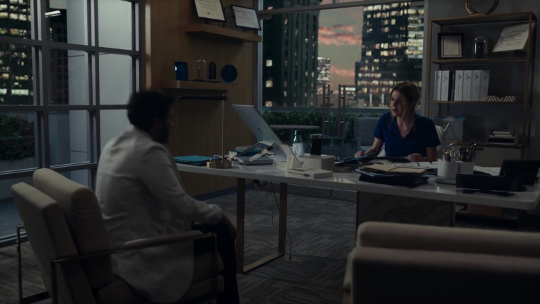 Microsoft Surface Studio All-In-One Computer in The Resident S05E09 He'd Really Like to Put in a Central Line (2021)