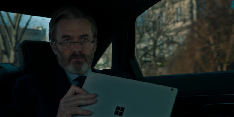 Microsoft Surface Tablet in Alex Rider S02E01 Surf (2021)