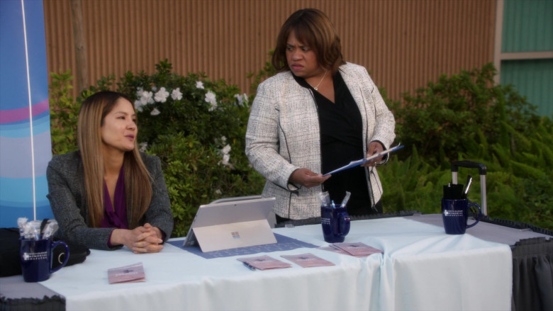 Microsoft Surface Tablets in Grey’s Anatomy S18E07 Today Was a Fairytale (1)