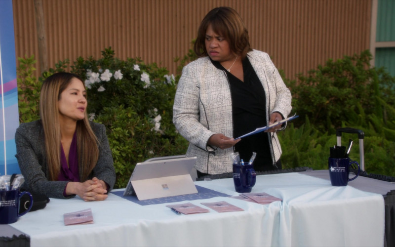 Microsoft Surface Tablets in Grey's Anatomy S18E07 Today Was a Fairytale (1)