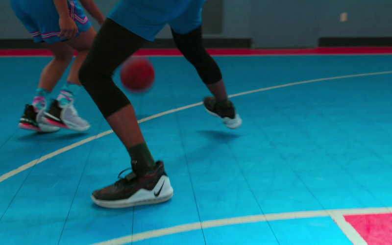 Nike Sneakers in Swagger S01E08 Still I Rise (2021)