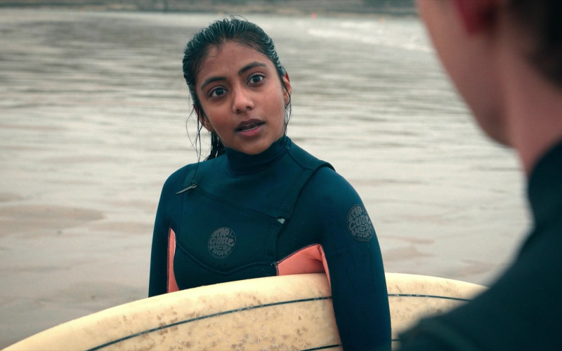 Rip Curl Wetsuit in Alex Rider S02E01 "Surf" (2021)