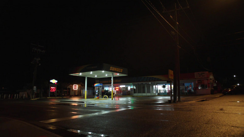 Sunoco Gas Station in Hightown S02E07 Crack Is Wack (1)