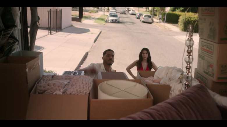 U-Haul Boxes of Emeraude Toubia as Lily Diaz in With Love S01E04 Independence Day (2)