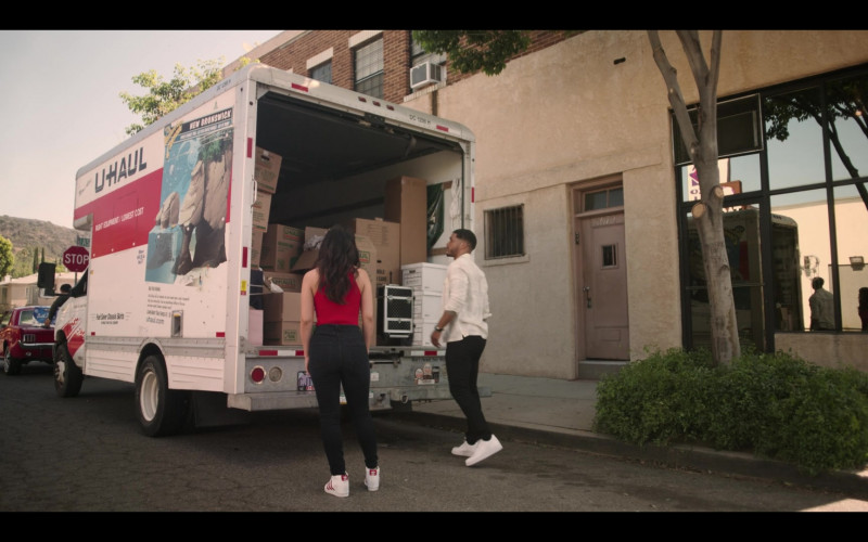 U-Haul Transportation Truck in With Love S01E04 Independence Day (2021)