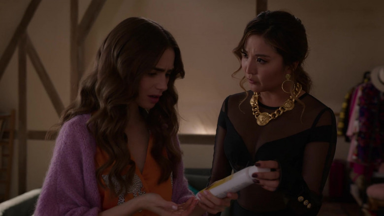 Versace Medusa Necklace of Ashley Park as Mindy Chen in Emily in Paris S02E04 Jules and Em (2)