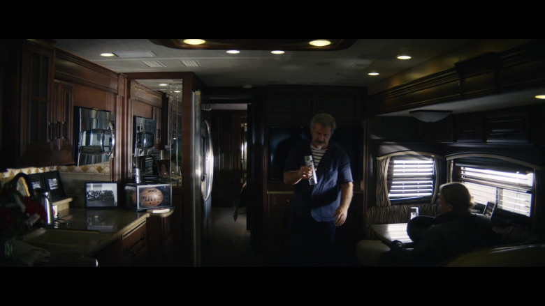 Voss Water Bottles of Mel Gibson as Alastair Pinch in Last Looks (2)
