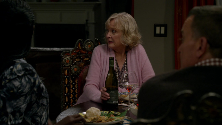 A to Z Wine Bottle in Bob Hearts Abishola S03E12 Your Beans Are Flatlining (2022)