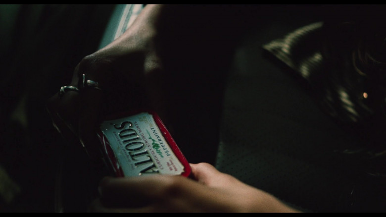 Altoids Mints in Euphoria S02E01 Trying to Get to Heaven Before They Close the Door (2022)