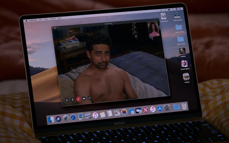 Apple FaceTime App in How I Met Your Father S01E03 The Fixer (2022)