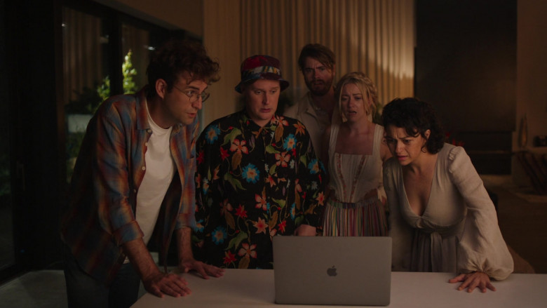 Apple MacBook Laptop Computer Used by Cast Members in Search Party S05E10 Revelation (2022)