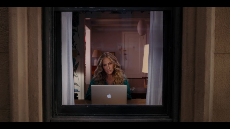 Apple Macbook Laptop Computer Used By Sarah Jessica Parker As Carrie Bradshaw In And Just Like 1139