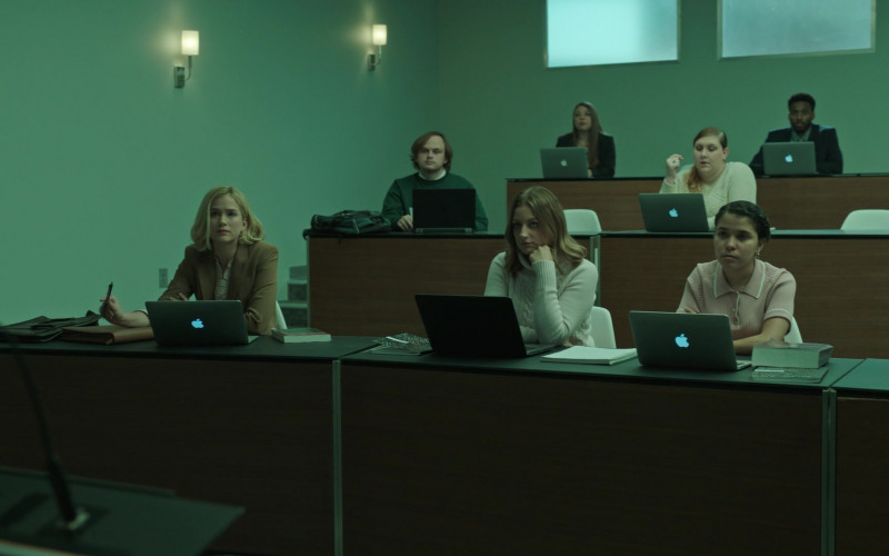 Apple MacBook Laptop Computers Used by Elizabeth Lail as Jenny Banks and Other Cast Members in Ordinary Joe S01E12 Whiteout (2022)