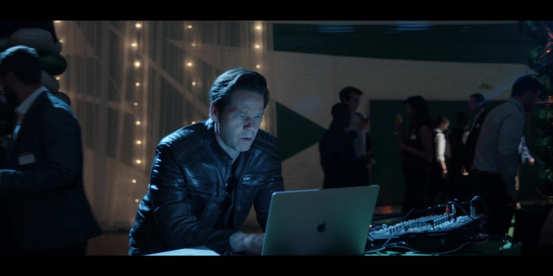 Apple MacBook Laptop Used by Ike Barinholtz as Brett in The Afterparty S01E02 Brett (2022)