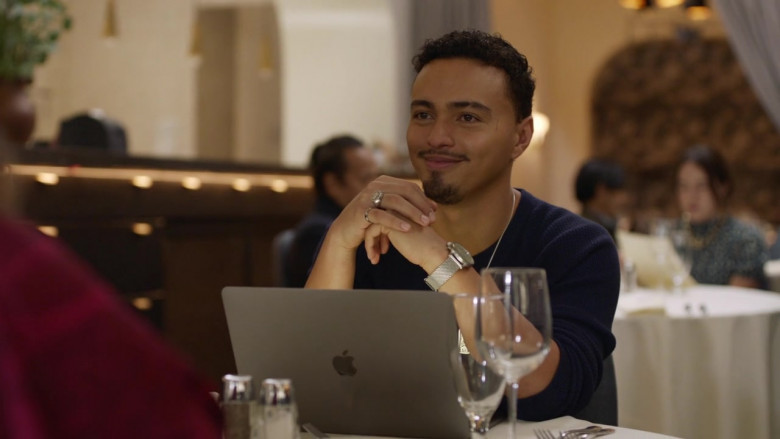 Apple MacBook Laptop in Promised Land S01E01 A Place Called Heritage (2022)
