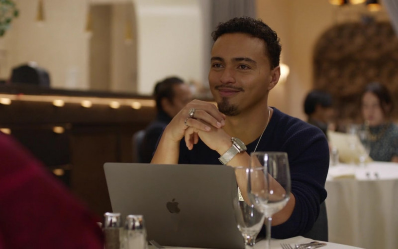 Apple MacBook Laptop in Promised Land S01E01 A Place Called Heritage (2022)