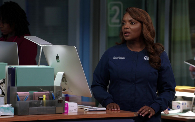 Apple iMac All-In-One Computers Used by Cast Members in Chicago Med S07E11 The Things We Thought We Left Behind (10)