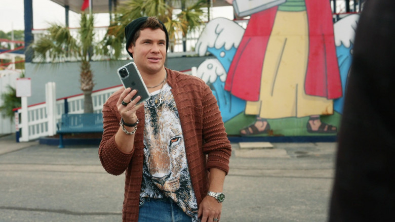 Apple iPhone Smartphone of Adam Devine as Kelvin Gemstone in The Righteous Gemstones S02E03 For He Is a Liar and the Father of Lies